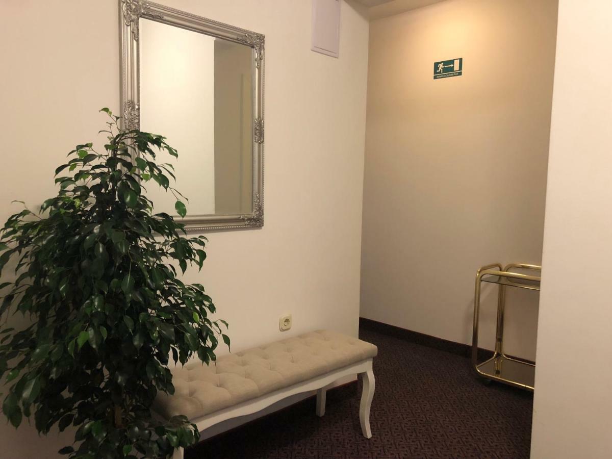 Rooms Ana Stobrec Luaran gambar