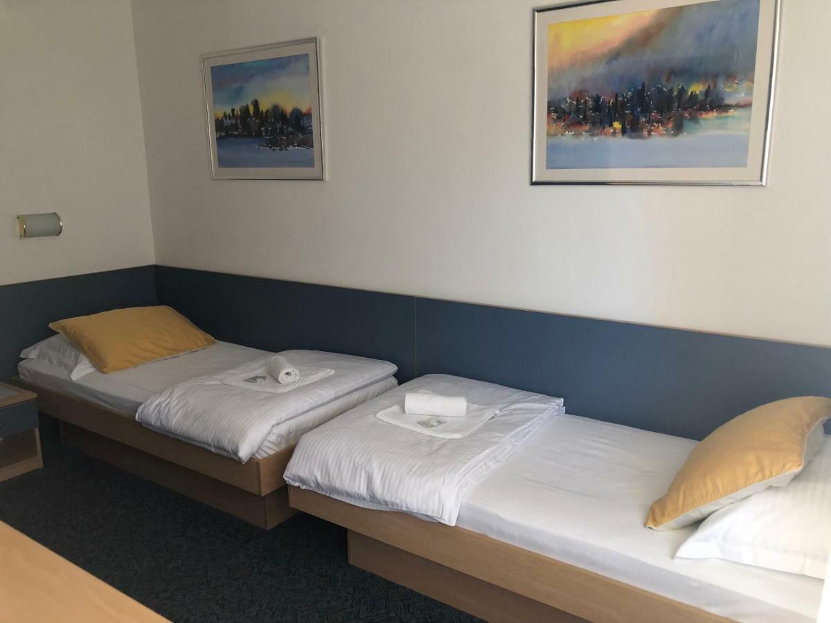 Rooms Ana Stobrec Luaran gambar